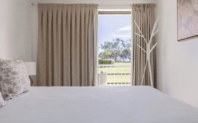 Main Beach Apartments