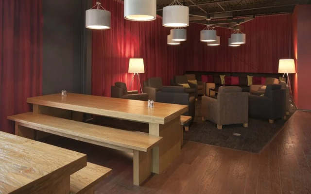 Radisson Hotel Menomonee Falls