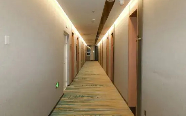 Bai Yue Hotel（Zhoucun District Government Store）