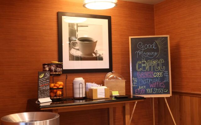 Hampton Inn & Suites Fremont