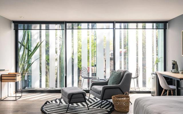 Casai Luxury Designer Apt in the Best Location