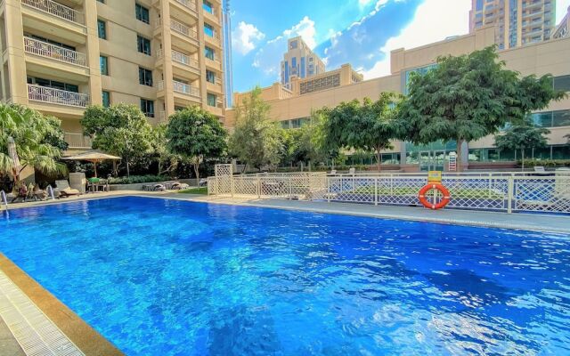 Luxury Burj Khalifa & Fountain View Apt Downtown