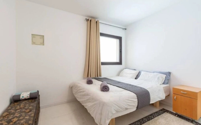 Beach Home in Tel Aviv near Water