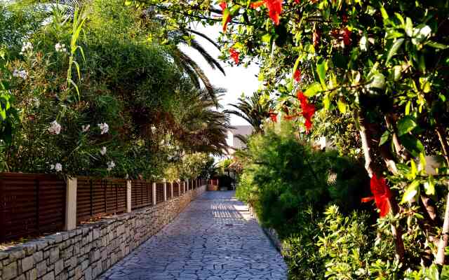 Maravel Land Beach (Crete)