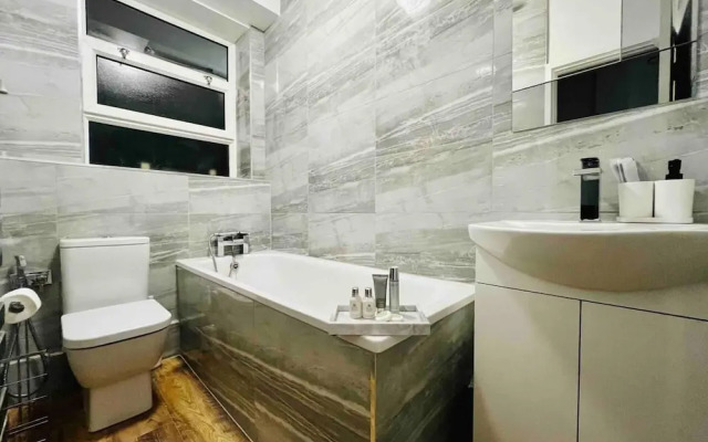 Stunning and Luxurious 1-bed Apartment in London