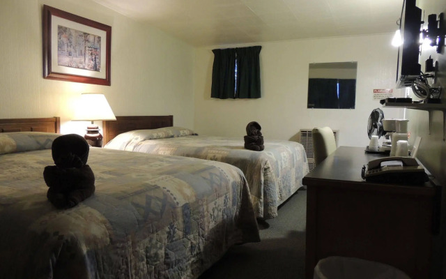 100 Mile Motel & RV Park