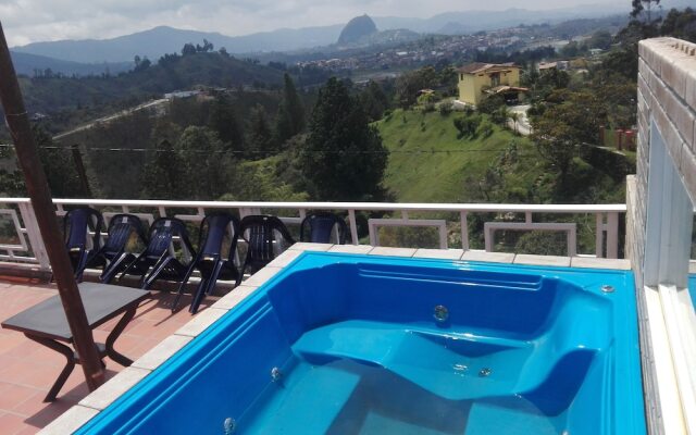LookOut Lodge Mirador de Guatape