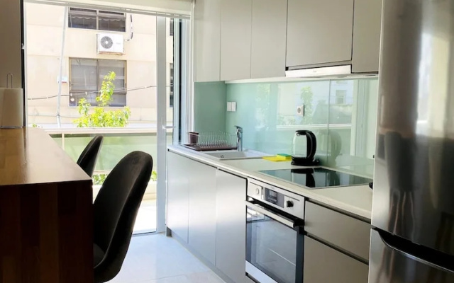 Karyatis - Apartment on the Road of History