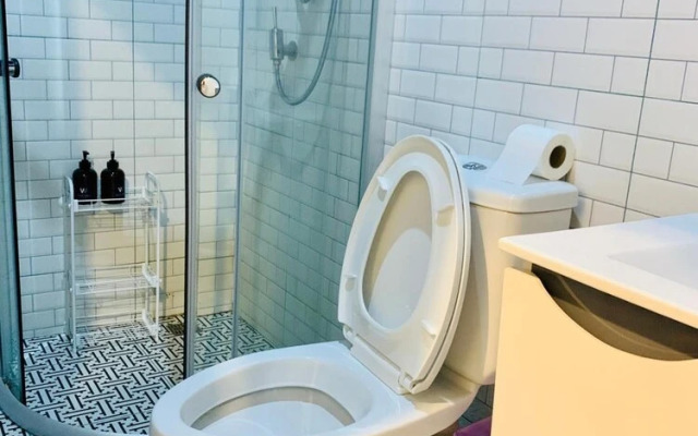 White Wall Poshtel - Hostel
