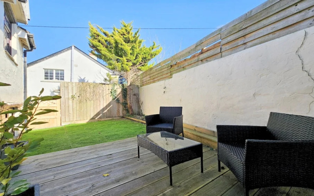 Dove Cott Sleeps 4 Central Location