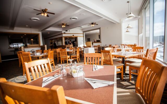 Mamateek Restaurant & Pub