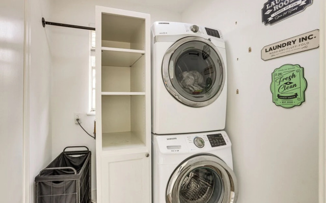 10 Mi to Uab: Inviting Home w/ Free Parking & Wifi