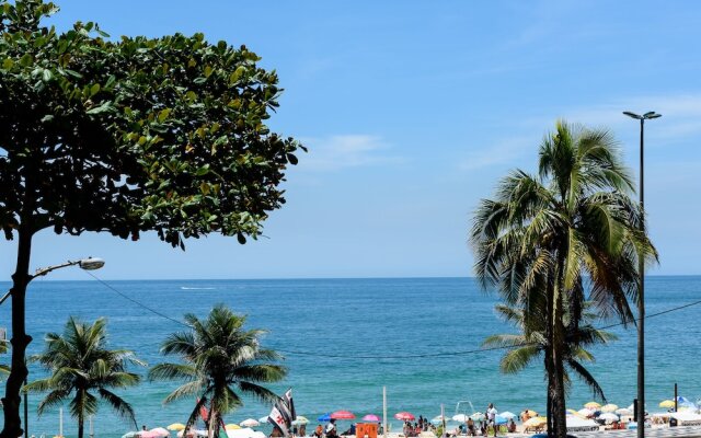 All in Rio Nas Ondas do Mar do Leblon