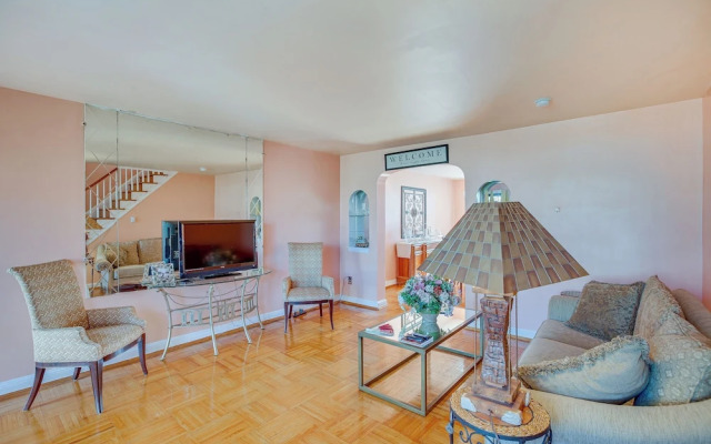 Quaint Lansdowne Getaway Near Downtown Philly!