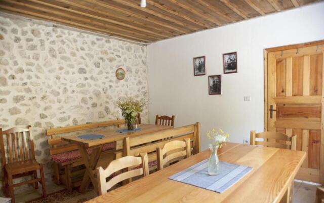 Rupa Guest House