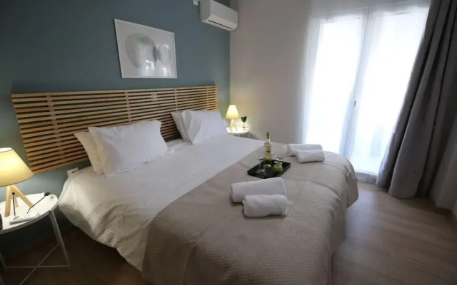 Penthouse lux Flat With 2 bd Next to Larissis