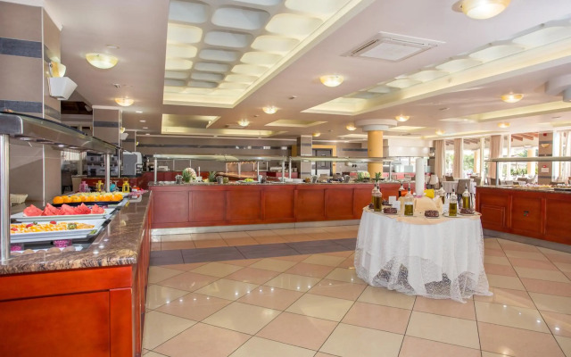 Kouros Palace Hotel