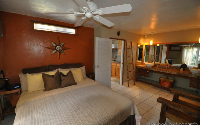 Tiki Moon Villas
