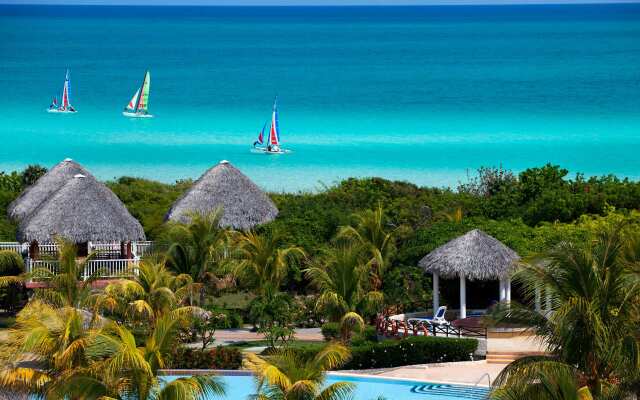 Memories Paraiso Azul Beach Resort