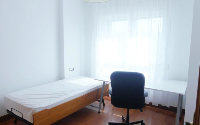 Apartamento luminoso, funcional y amplio en zona hospitalaria