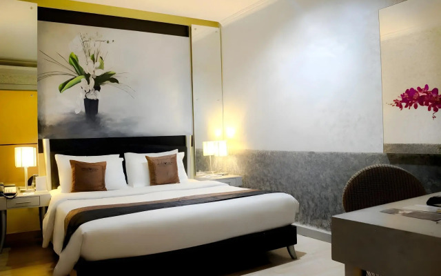 Amos Cozy Hotel & Convention Hall