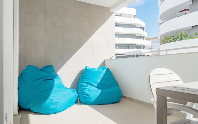 Lagos Modern 2 With Pool by Homing