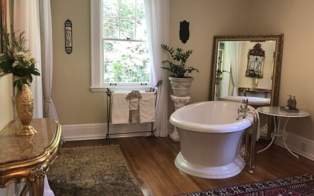 Villa Marco Polo Bed and Breakfast Inn