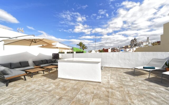 CASA VERDE Comfortable Air-Conditioned