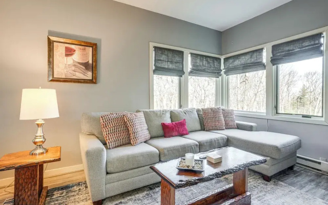 Patio + Pool Access: Wintergreen Resort Getaway!