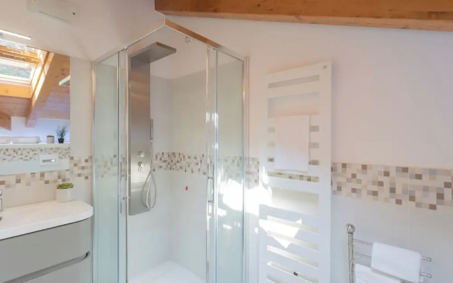 Dream Lake Apartments by Rent all Como