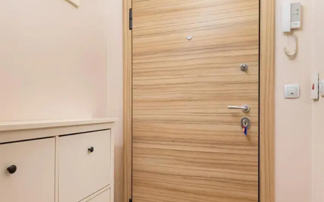 Bright & Cozy 1BD Flat with a Charming Terrace
