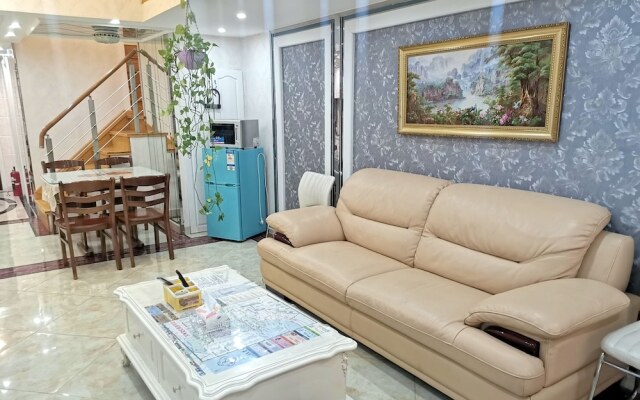 Railway Station Splendid Elegant Apartment