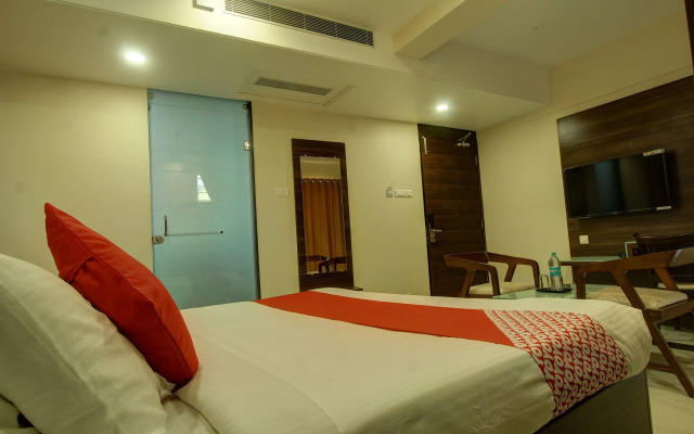 OYO 26698 Hotel Shringar Palace