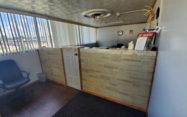 Marion Gray Plaza Motel