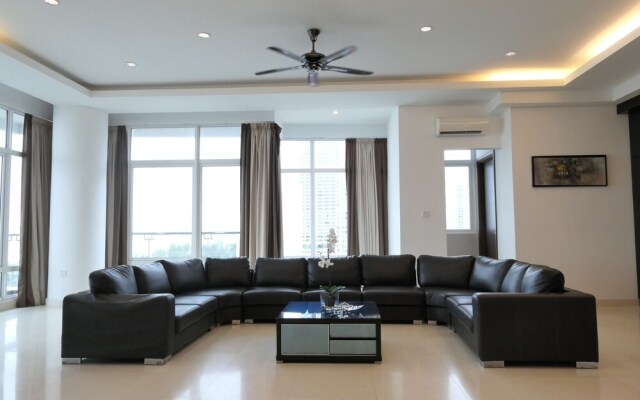 Gurney Seafront Supercondo 4b Penthouse