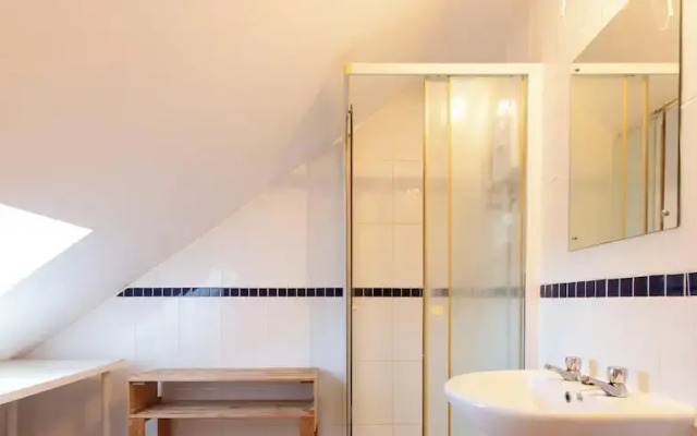 Pebbles Guest House - Flat 6