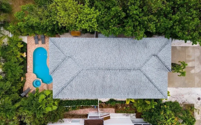 Bean Point Bliss 3 Bedroom Home by RedAwning