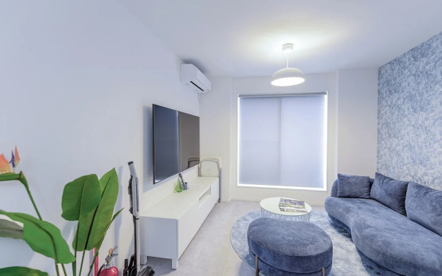 Nishikujo Maison Le Bleu Chigusa