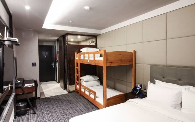 Golden Tulip Ever Yongin Hotel