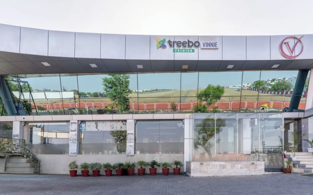 Treebo Premium Vinnie - Near Airport