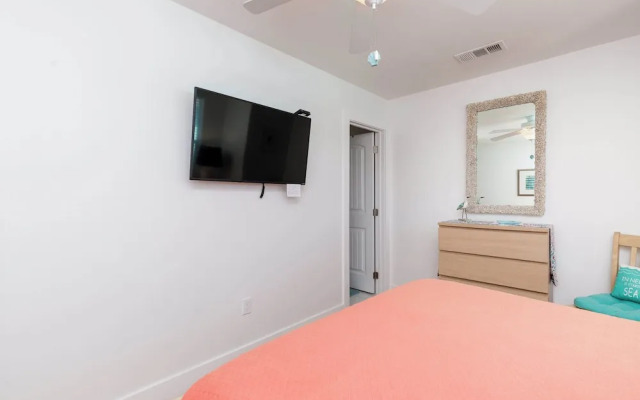 Resort Pool & Pet Friendly Sleeps 9