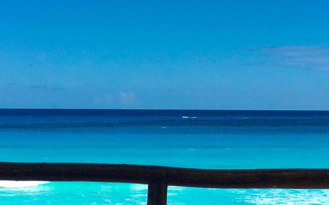 Cancun Plaza Condo Apartment