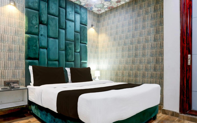 OYO Flagship 80461 R K Residency