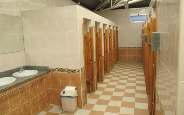 Bungalows Camping Alpha Madrid
