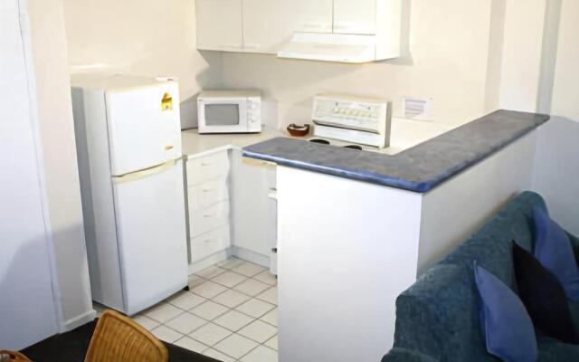 Budds Beach Apartments