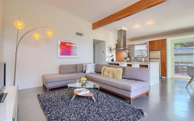 Travis Heights Modern I