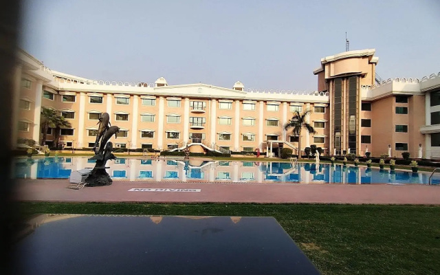 Holiday Regency — 5-star hotel in Moradabad