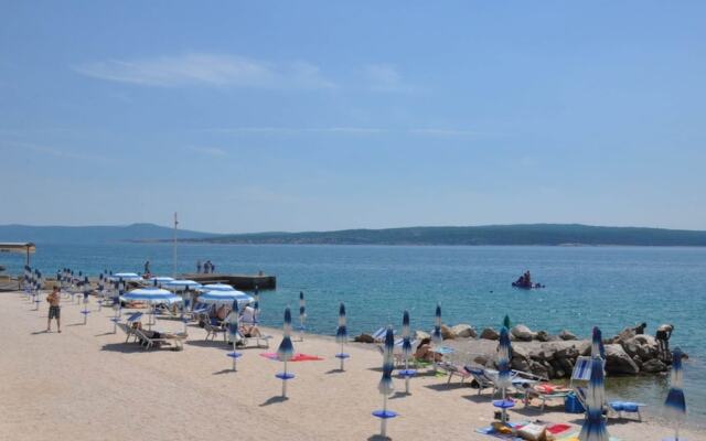 Adorable Apartment With Terrace, Hot Tub & Sea View