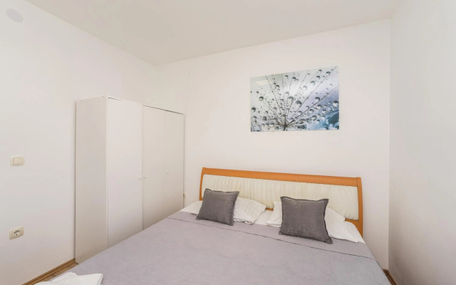 Mint, lovely apartment for 8