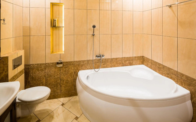 Beautiful apartment D.Galytskogo